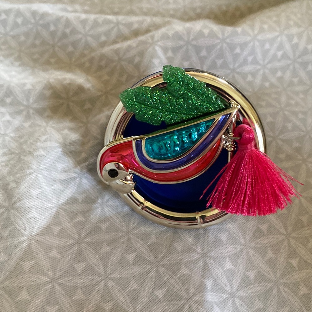 Bath and body works car scent holder